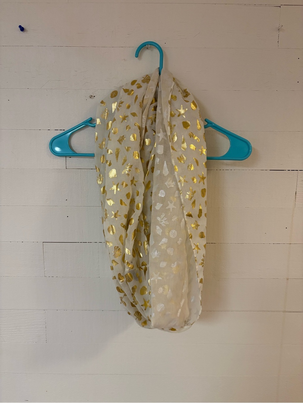 SAACHI Gold Metallic Seashell Starfish Coastal Infinity Scarf Ivory